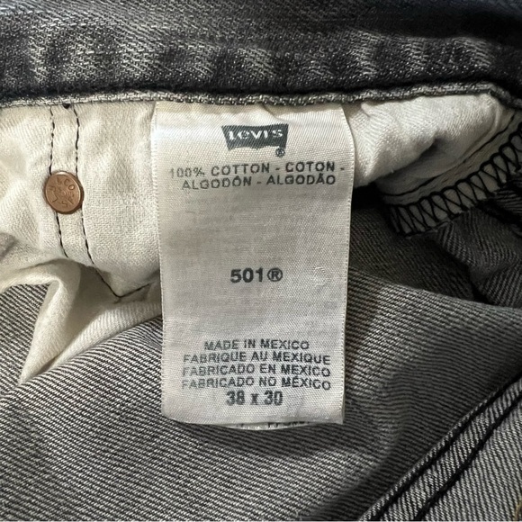 Levi’s 501 Straight Leg Faded Black Button Fly Jeans size 38 x 30 - Picture 7 of 9